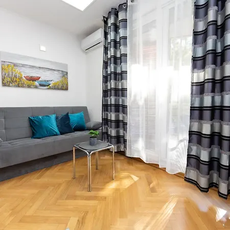 Apartment Paolo By The Znjan Split