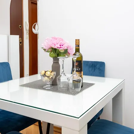 Paolo By The Znjan Σπλιτ