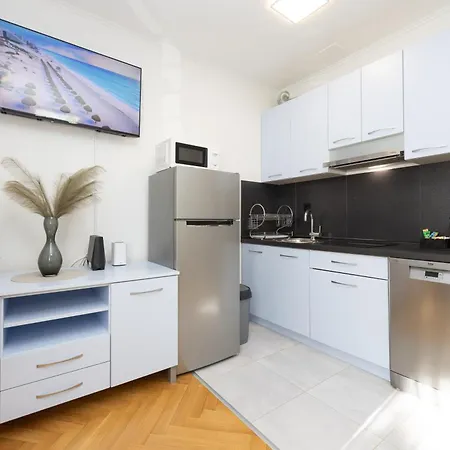 Διαμέρισμα Paolo By The Znjan